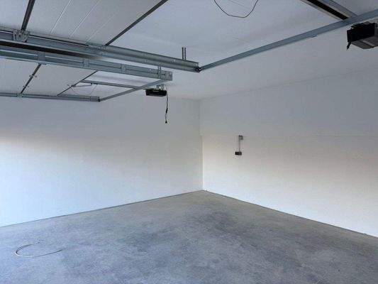 .. Garage mit Strom !