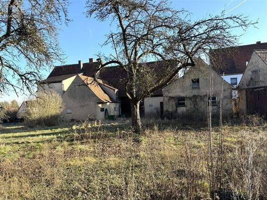 Hofstelle mit Nebengebäude, Westansicht