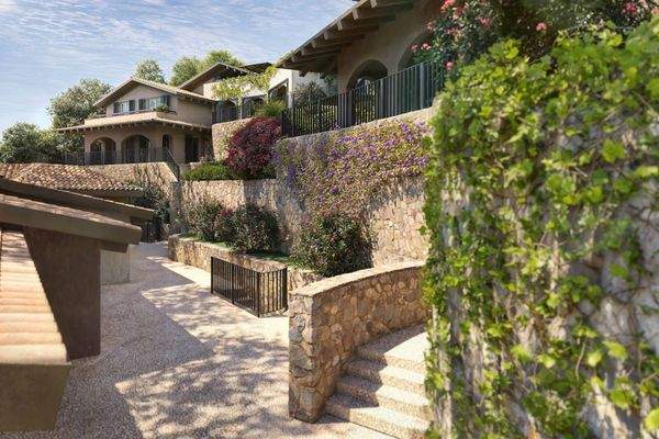 Eingang mit treppe.jpg