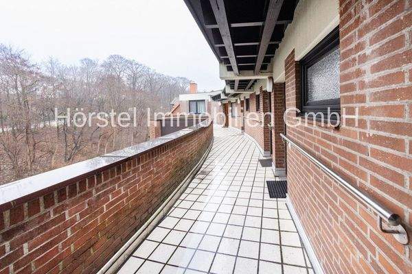 Laubengang zur Wohnung