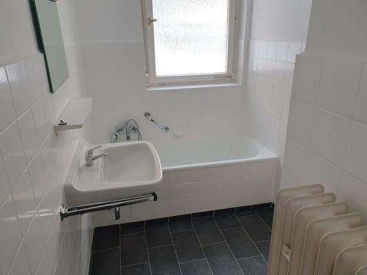 Erdgeschoss Tageslicht Wannenbad