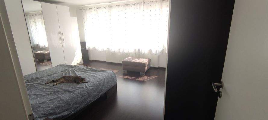 Schlafzimmer 2 Wohnung 1. OG.jpg