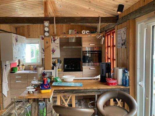 Küche  mit Sitzmöglichkeit