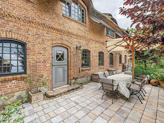 Sonnenterrasse der vorderen Haushälfte/Querflügel