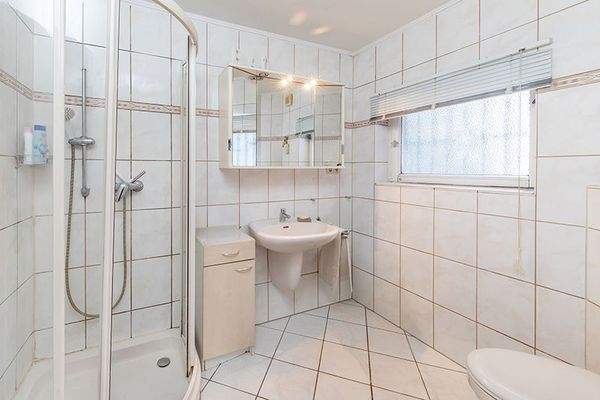 Duschbad im Erdgeschoss