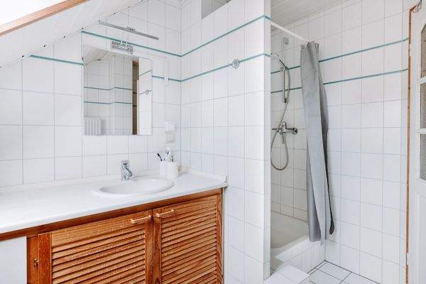 Duschbad im Dachgeschoss