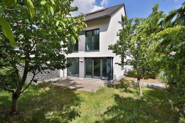 Rückansicht eines leerstehenden Hauses