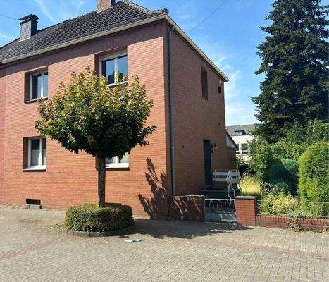 Doppelhaushälfte im Kaffeehaus-Stil