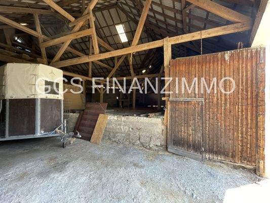 Einfahrt in das Heulager