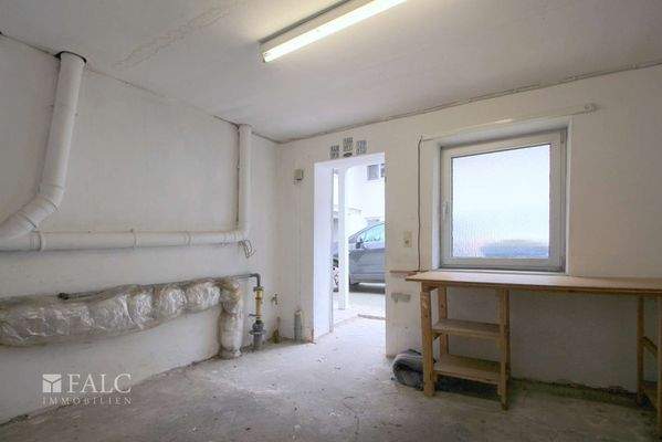 Abstellraum zu 1. OG links