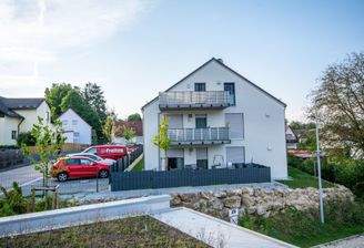 2 Zi.-DG-Wohnung mit Küche