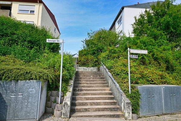 Zugang von der Straße aus 