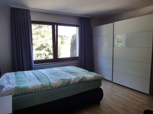 1. OG re Schlafzimmer