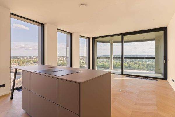 Blick von der Küche auf die Loggia