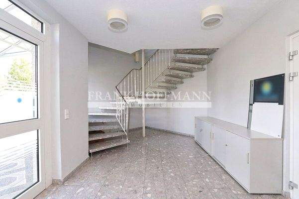 M2352-1.OGa Hauseingang 1.2