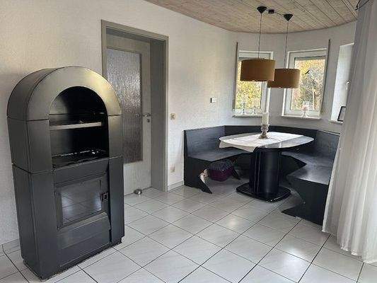 Essbereich mit Schwedenofen EG