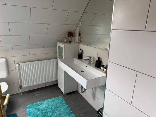 Modernes Badezimmer