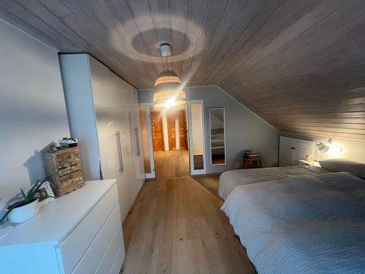 Elternschlafzimmer im DG