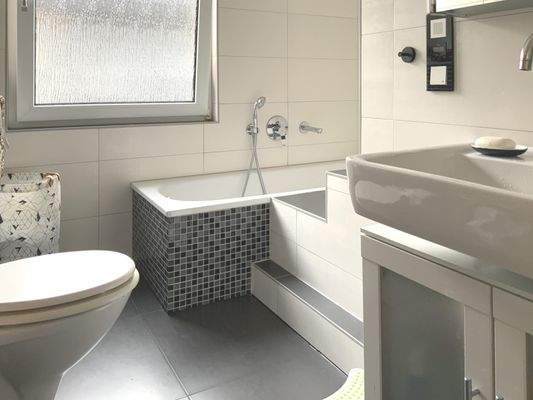 BAD IM 1. OBERGESCHOSS