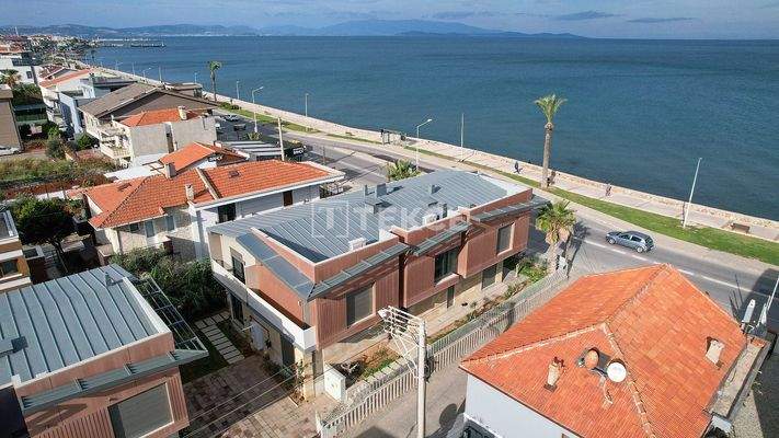 Seaview Villas with Private Gardens in İzmir Güzelbahçe