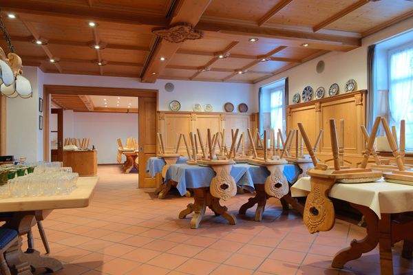 neue Gaststube mit Blick aufs Separee