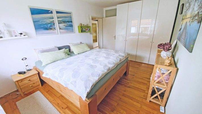 Erdgeschoss Schlafzimmer