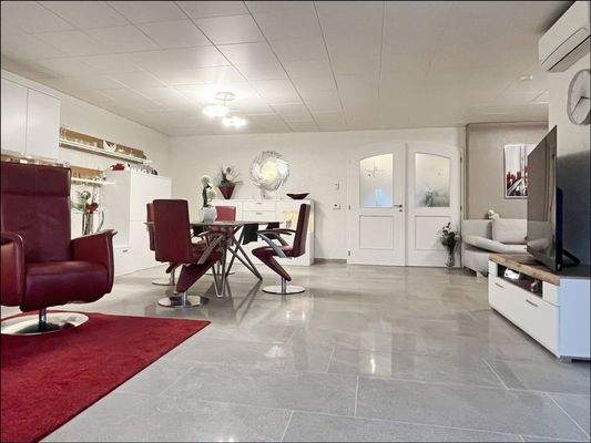 Der Wohn- & Essbereich ist rd. 60 m² groß(!)