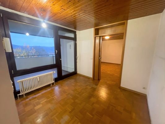 Balkon und Bereich vor dem Wohnzimmer 