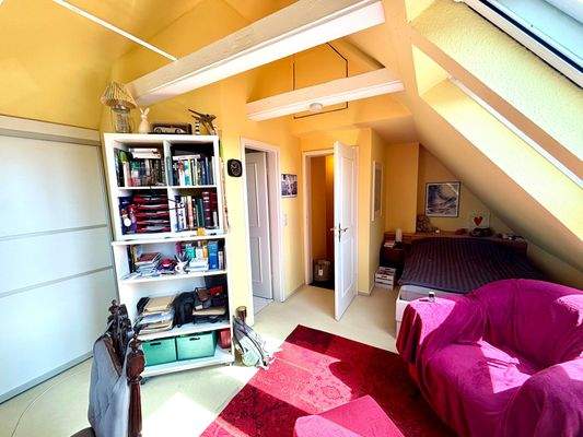 Schlafzimmer/Arbeitszimmer Dachgeschoss