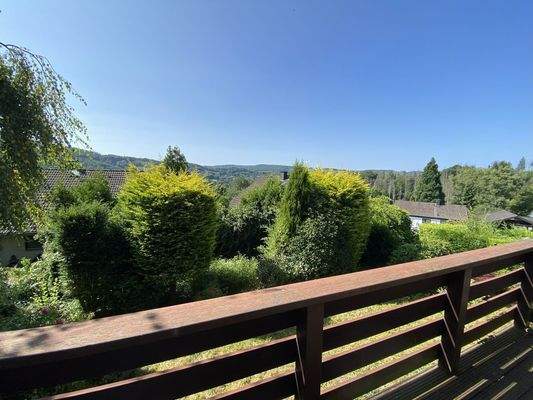 19) Toller Ausblick vom großzügigen Balkon.