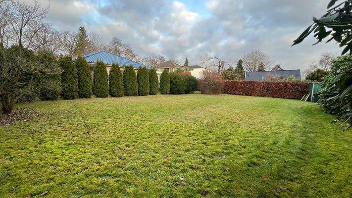 hintere Grundstücksfläche