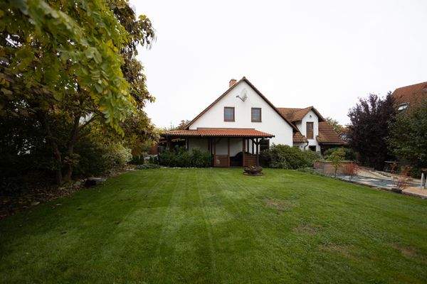 Großzügiger Garten