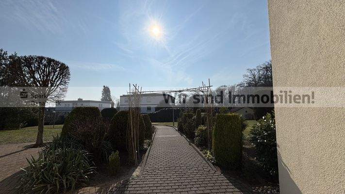 Weg Garten in den Ortskern