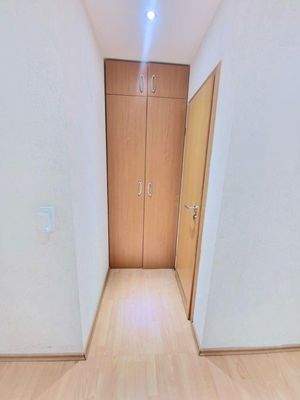 Eingebauter Schrank im Flur