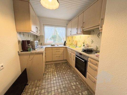 Küche mit Einbauküche