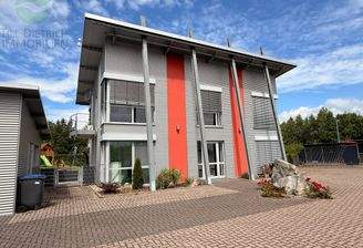 Verwaltungsgebäude + GF Wohnung 