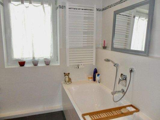 Bad EG mit Badewanne