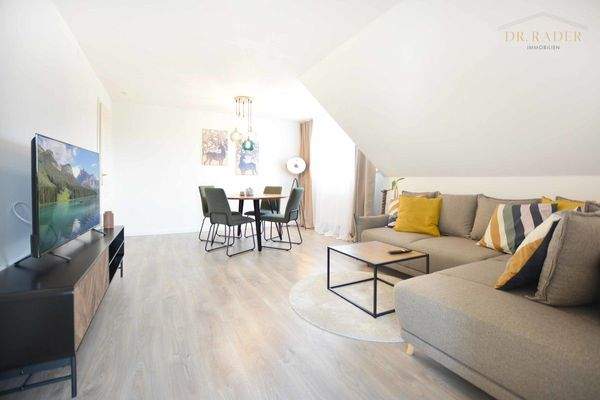 Wohnzimmer mit Essbereich