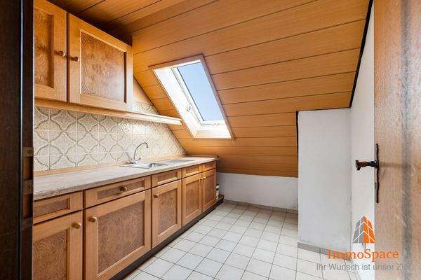 Küchenzeile im Dachgeschoss