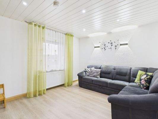 CAM04379G0-PR0076-STILL014