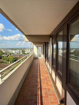 Balkon 2 mit Zugang zur Dach-Terrasse