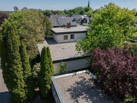 Schönes Grundstück mit Altbestand