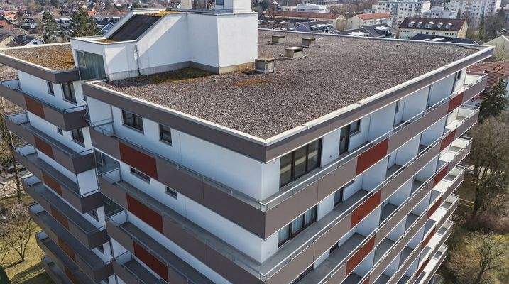 Drohnenansicht mit Blick auf den Balkon