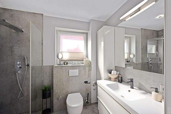 Wohnung 1: Badezimmer