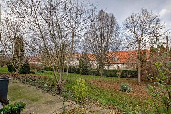 J2 - Blick in den Garten 1.jpg