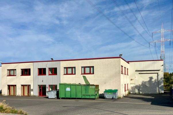 Vorderansicht Gebäudekomplex