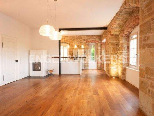 Repräsentativer Wohn- und Essbereich