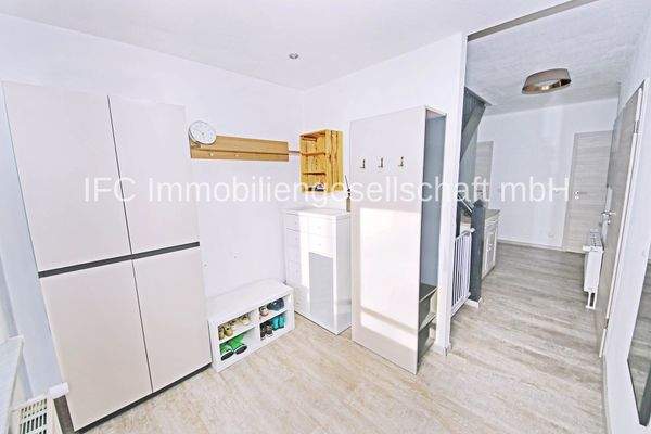 Hauseingang / Windfang im EG