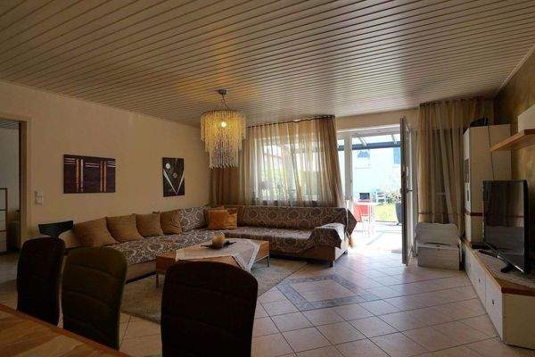 Zimmer 1 mit Blick Richtung Terrasse