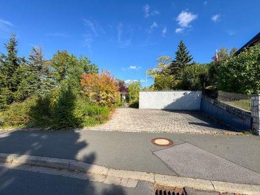 Zusätzliche Stellplätze vor dem Haus